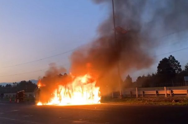 Al menos 3 herido tras volcadura de camión de carga en la México-Toluca #VIDEOS