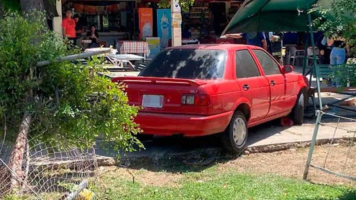 Conductora embiste a estudiantes en Sinaloa y policías la dejan ir