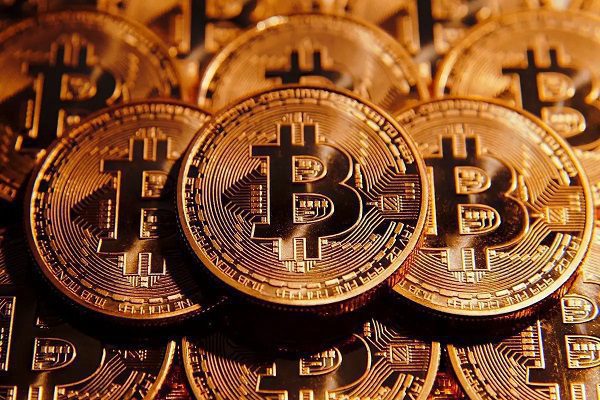 Bitcoin alcanza mínimos históricos con su nivel más bajo desde julio de 2021
