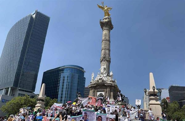 En pleno Día de las madres, mujeres marchan para recodar a hijos desaparecidos