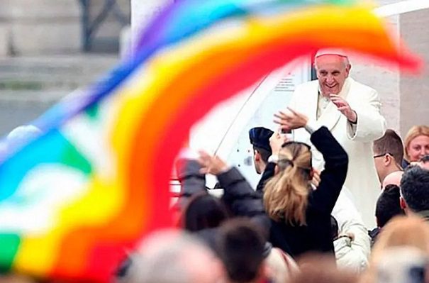"Dios no reniega a ninguno de sus hijos”, dice el Papa Francisco sobre la comunidad LGBT+