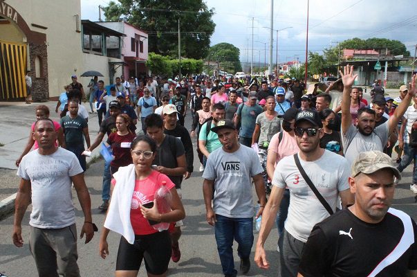 Séptima caravana migrante del año empieza su avance en Chiapas