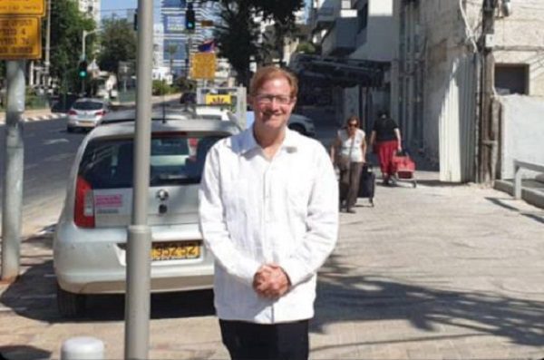 Defensa de Andrés Roemer busca juicio a distancia