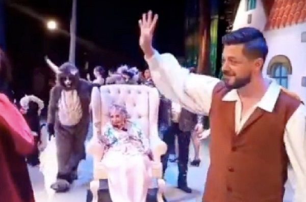 Usuarios lamentan la condición de Silvia Pinal reaparición en obra de teatro