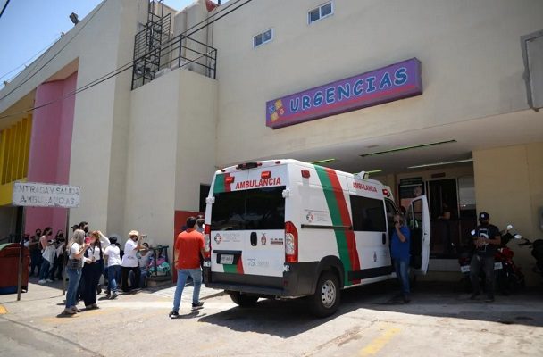 Niña sale del hospital tras estar 8 años internada, en Culiacán