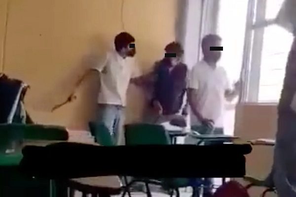 Estudiante de secundaria amenaza con machete a compañero, en Morelos #VIDEO