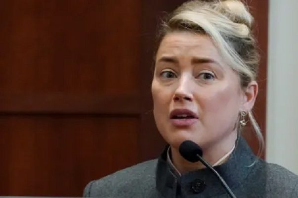 Amber Heard exhibe fotos de su cara hinchada tras supuesta agresión de Johnny Depp