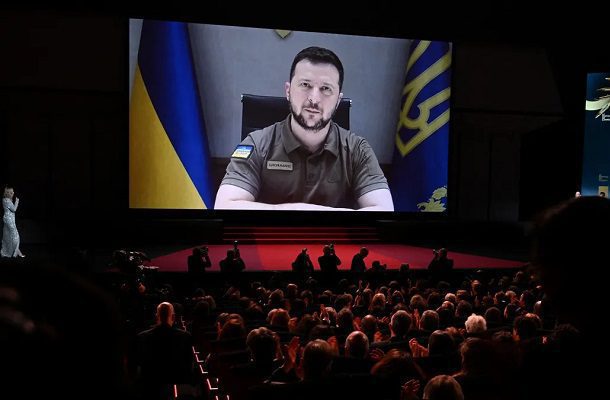 Zelenski pide apoyo para Ucrania en la gala de Festival de Cannes