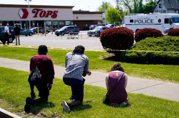 AMLO lamenta que el tiroteo en supermercado de Buffalo se "minimizó"