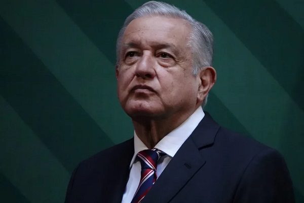 Musk congeló compra de Twitter porque ahí no hay "palomitas, sino pajarracos", dice AMLO