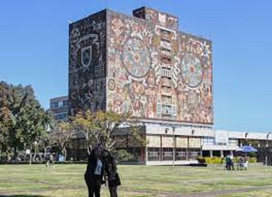 “Maestros aplaudían régimen de corrupción" en la UNAM, asegura AMLO