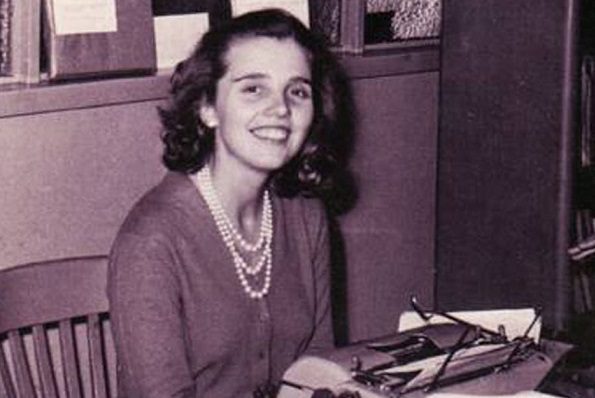 AMLO felicita a Elena Poniatowska por sus 90 años. "La mejor escritora de México", dijo