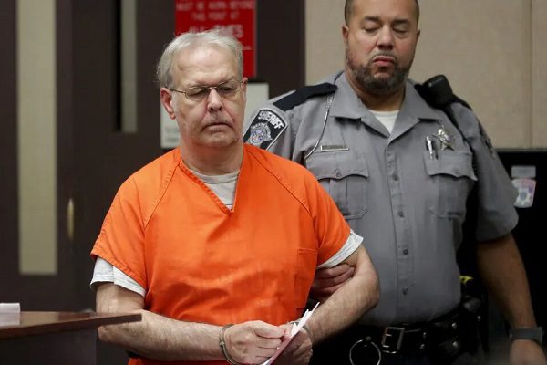 Dan 10 años de cárcel a sujeto ataque racista con ácido a hispano