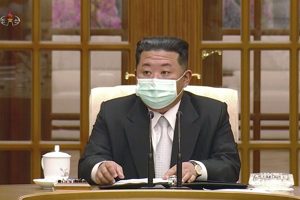 Con casi 2 millones de casos de Covid-19, Corea del Norte pide a pacientes tomar té