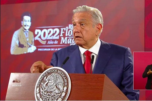 "Dogmatismo enfermizo, fanático", dice AMLO sobre críticas a médicos cubanos