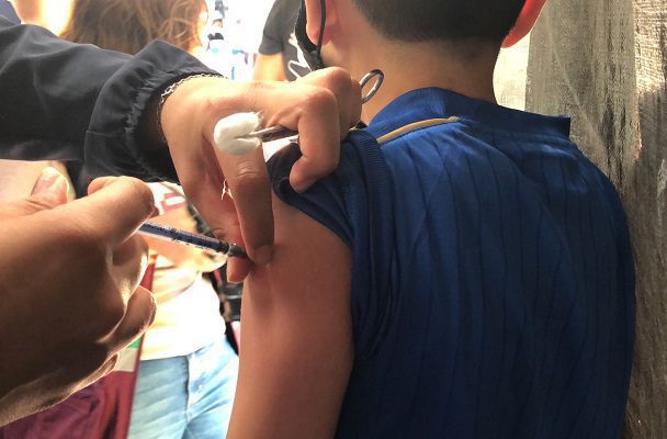 CDMX reporta baja afluencia en vacunación para niños de 12 a 14 años