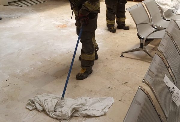 Desalojan clínica por derrame de ácido acético, en la Condesa