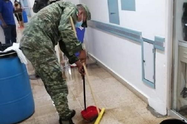 Tras fuertes lluvias, se inunda hospital en Pinotepa Nacional, en Oaxaca