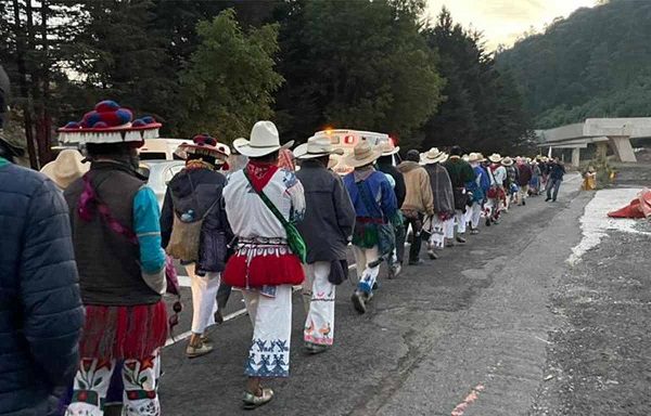 Llegan los integrantes de la Caravana Wixárika a la CDMX