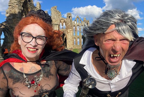 Los vampiros toman ciudad de Inglaterra e imponen nuevo récord Guinness