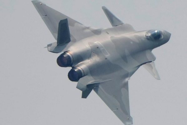 Taiwán denuncia la "mayor incursión" de aviones militares chinos sobre su zona aérea