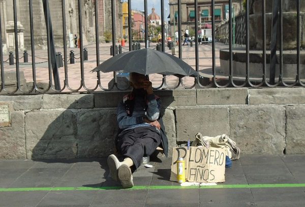 Baja el desempleo en México; registró tasa de 3% en abril
