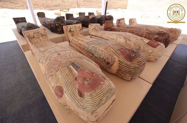 Cientos de ataúdes y estatuas son halladas en necrópolis de Saqqara, Egipto