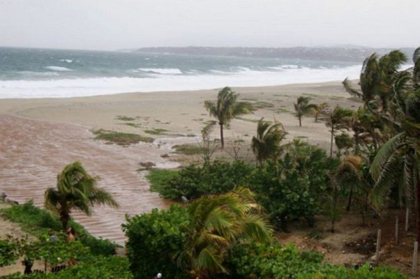 “Agatha” se degrada a tormenta tropical, pero continuarán lluvias fuertes