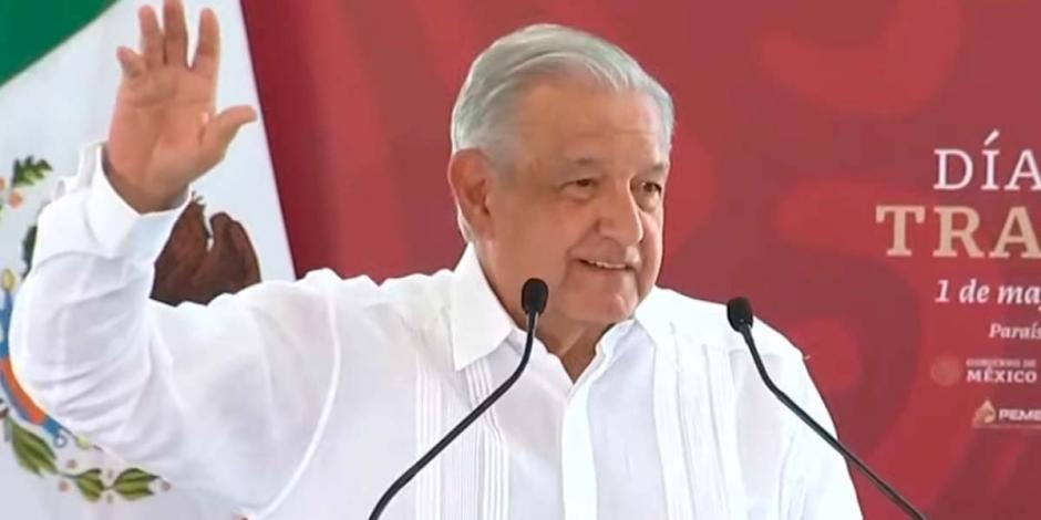 AMLO asegura que México será autosuficiente en gasolinas en 2023