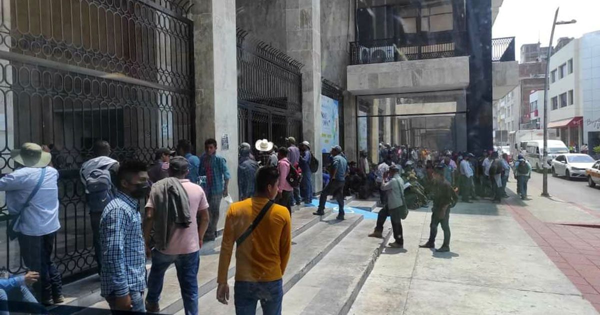 Autodefensas ‘El Machete’ toman el Congreso de Chiapas