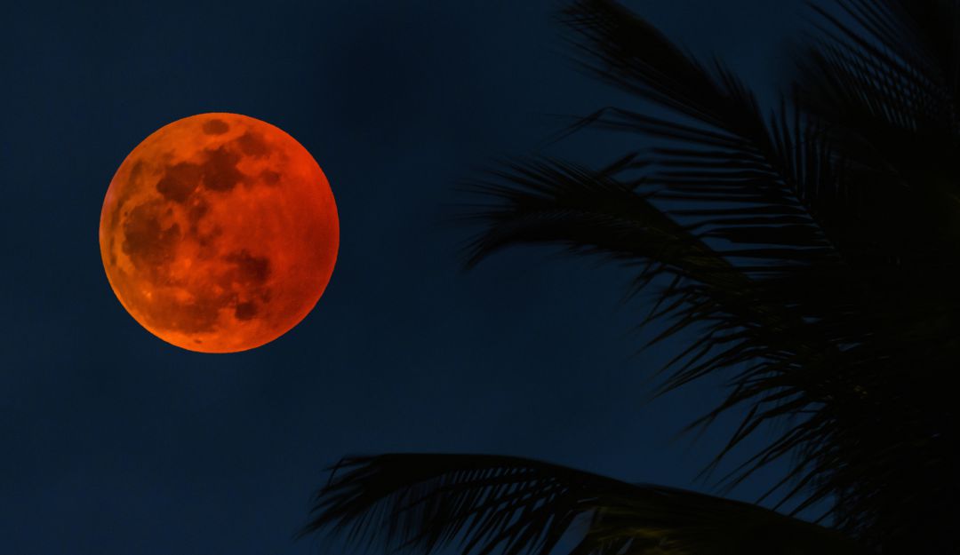 Eclipse total y Luna de Sangre
