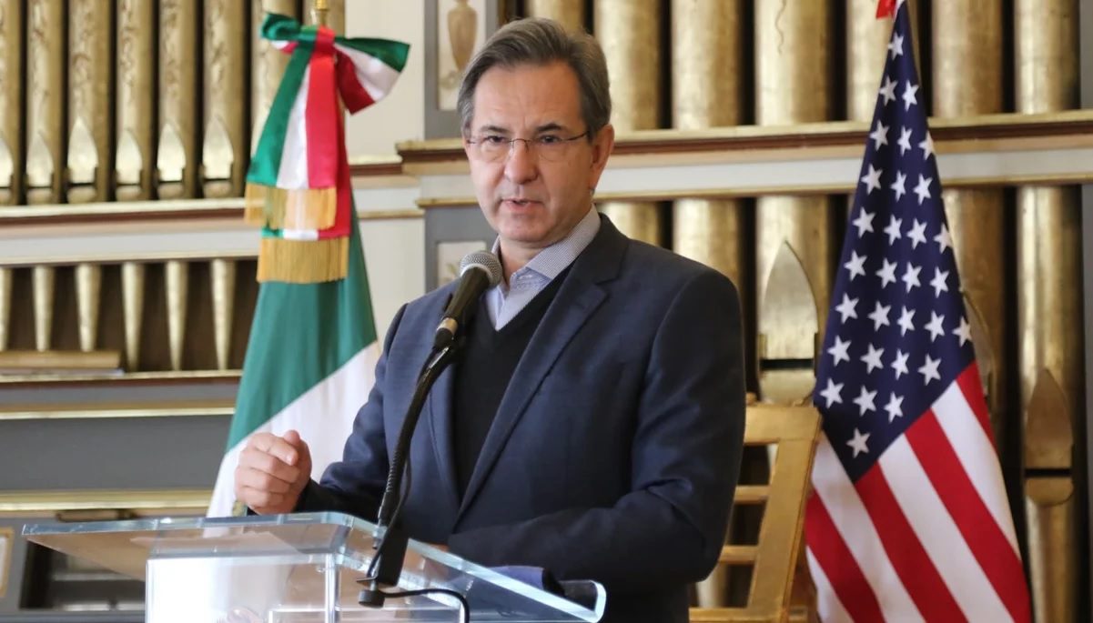 Esteban Moctezuma da positivo a Covid-19