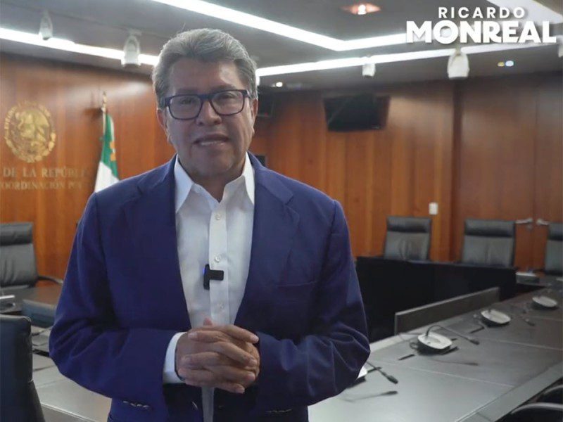 Monreal reconoce a periodistas