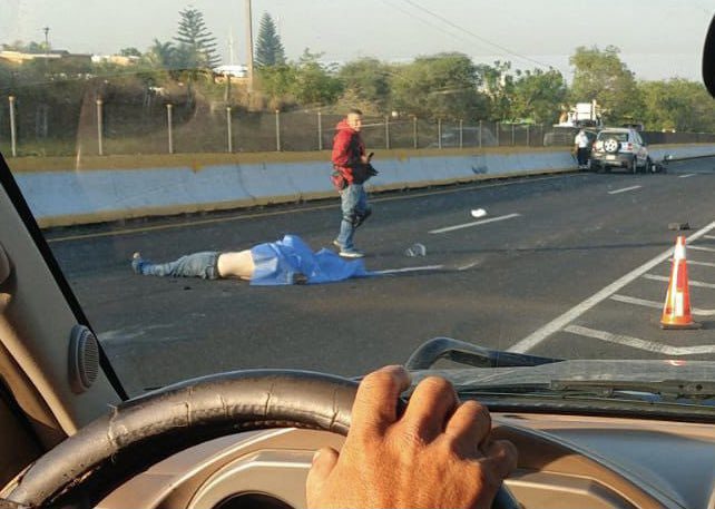 Motociclista fallecido en la autopista Cuernavaca-Acapulco