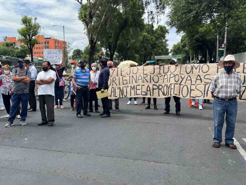 Protesta de vecinos en calzada de Tlalpan