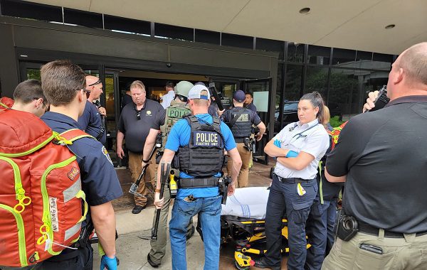 Reportan heridos tras tiroteo en clínica de Tulsa, Oklahoma