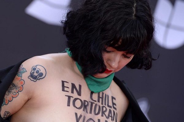 Mon Laferte anuncia que obtuvo la nacionalidad mexicana