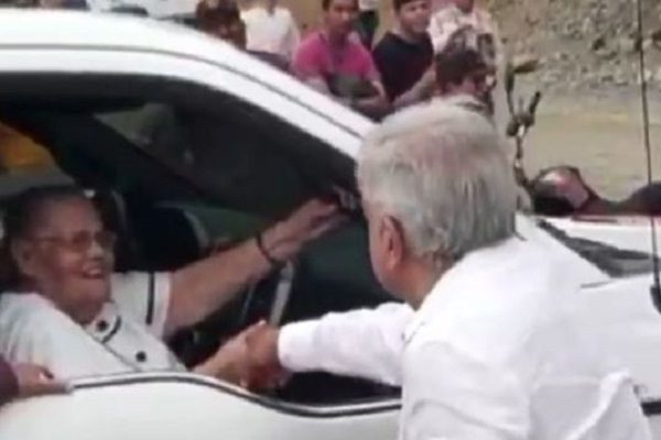 AMLO asegura que no tendría ningún problema con volver a saludar a la mamá de ‘El Chapo'