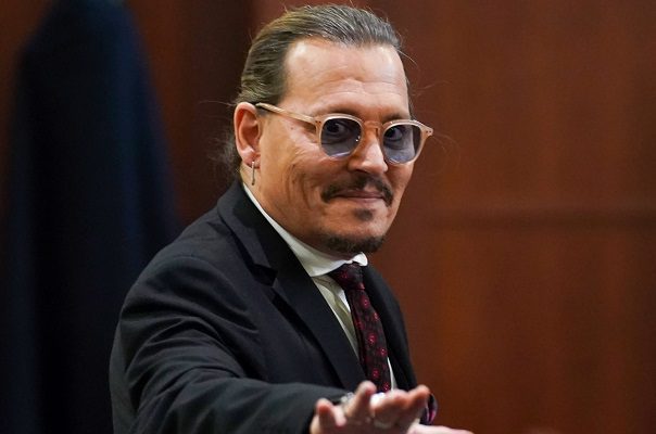 AMLO evoca victoria de Johnny Depp para reprochar caso de García Luna