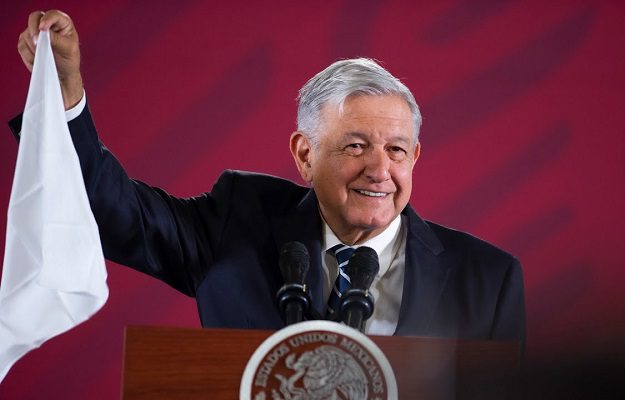 AMLO dice que su Gobierno considera pasar a la "pobreza franciscana"