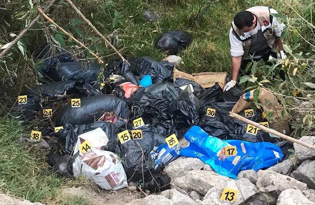 Hallan bolsas con restos de más de 100 perros en un paraje en Naucalpan; Fiscalía investiga