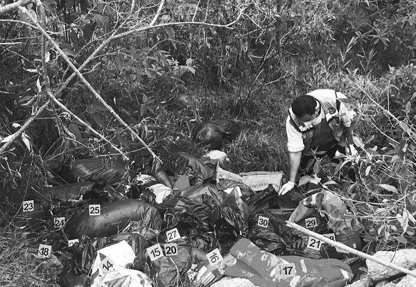 Sube a 218 el número de perritos muertos dentro de bolsas, en Naucalpan