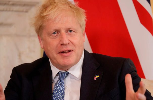 Boris Johnson mantiene cargo como primer ministro gracias a voto de confianza