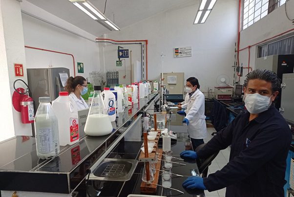 Estas son las marcas que no venden leche de vaca, revela la Profeco