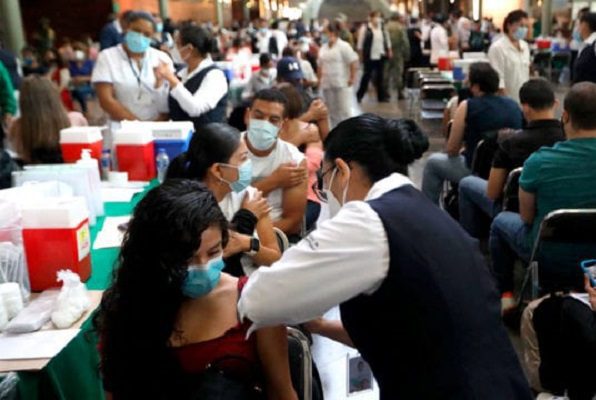 Edomex anuncian 35 módulos de vacunación covid para personas rezagadas