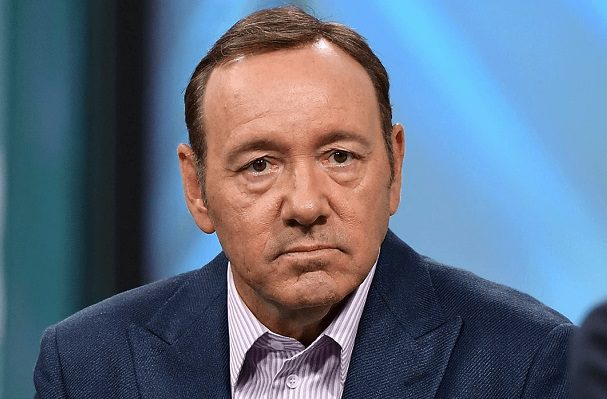 Juez de EE.UU. rechaza desestimar demanda por abuso sexual contra Kevin Spacey