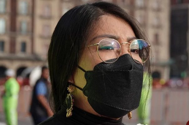 María Elena Ríos protesta frente a Palacio Nacional por segunda vez