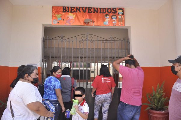 Desalojan primaria en Tamaulipas luego de que supuestamente una alumna llevara un arma