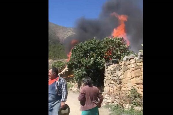 Mueren dos niños en un incendio en Santiago, Nuevo León