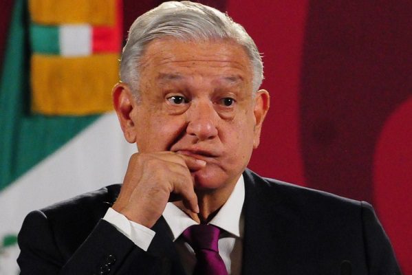 "Pues claro que sí", dice AMLO y afirma que "hay tiro" contra la oposición para 2024